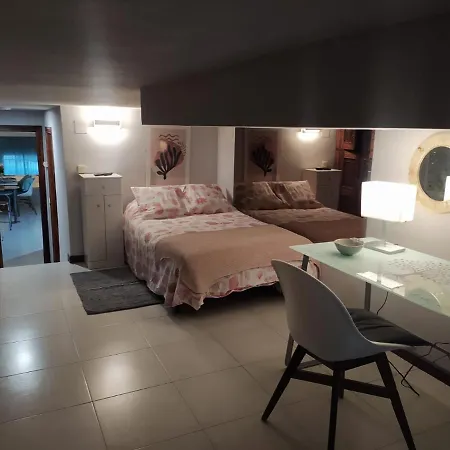 Apartamento Para 5 En Recién Reformado Y Amueblado Apartamento